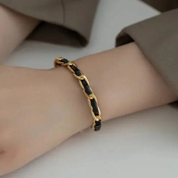 #41 ⭐️New Gold Leather Twist Bracelet - Picture 3 of 7